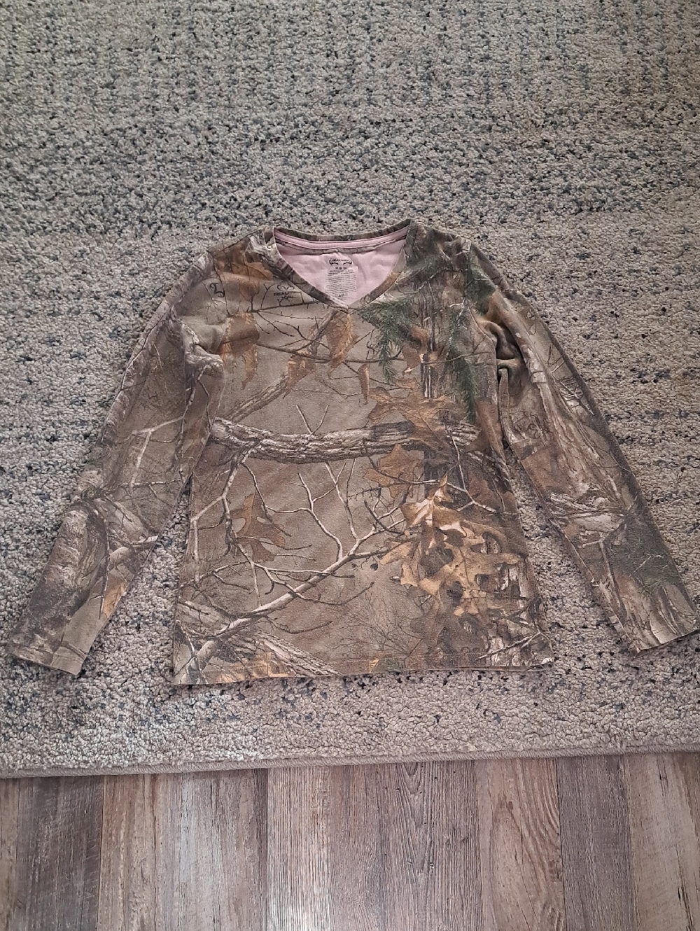 Realtree Womens Camo Long-Sleeve V-Neck Shirt with Pink Trim